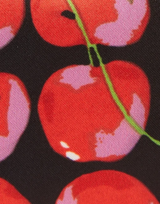 AstuccioBlack Cherries in Duchesse