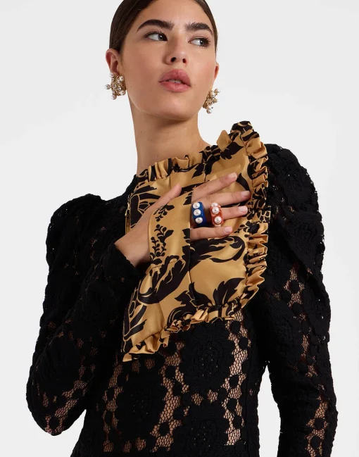 Hand PochetteCherubs Gold in Light Faille