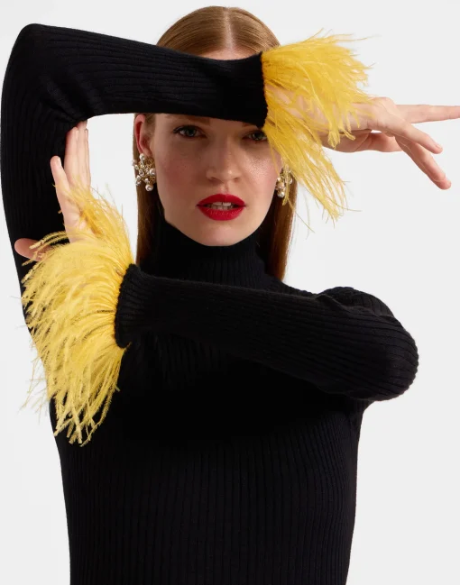 High Kick TopBlack in Ribbed Silk Cashmere With Feathers