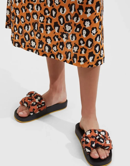 Treccia SlidesLady Leopard in Twill