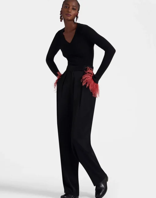 V-Neck High Kick TopSolid Black in Ribbed Silk Cashmere With Feathers